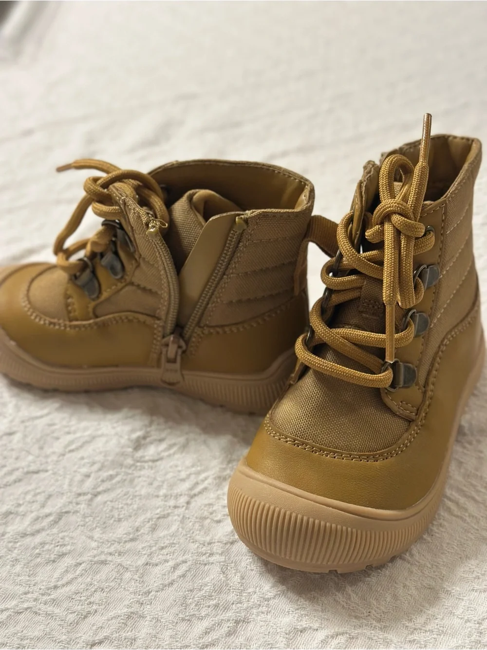 Cat & Jack Kids Lace-Up Ankle Boots in Mustard / Brown - Size 7